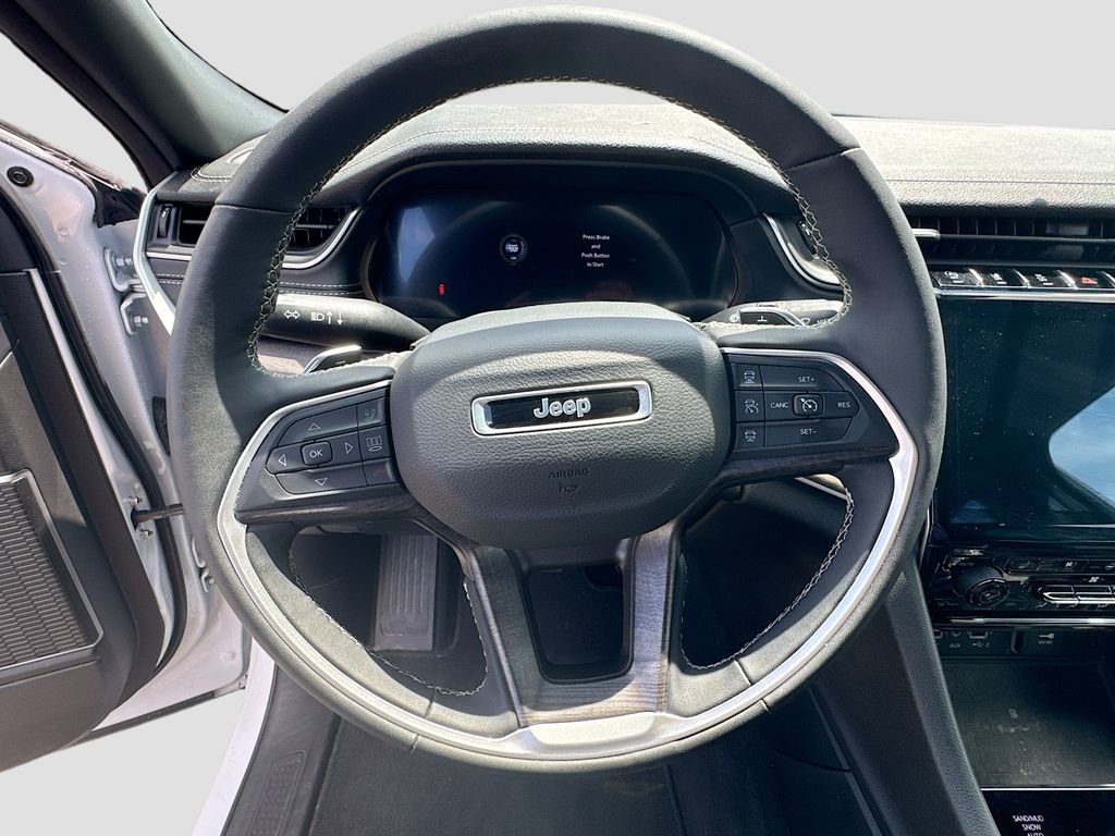 Used 2025 White Jeep Limited image 11