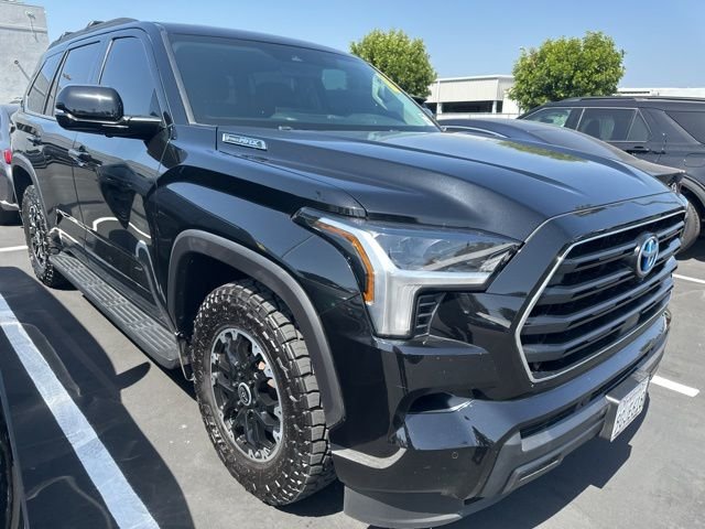 2023 Toyota Sequoia SR5 4WD i-FORCE MAX Hybrid's photo