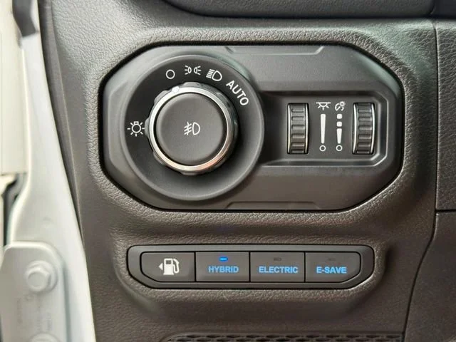 Used 2021 White Jeep Unlimited High Altitude 4x4 image 25