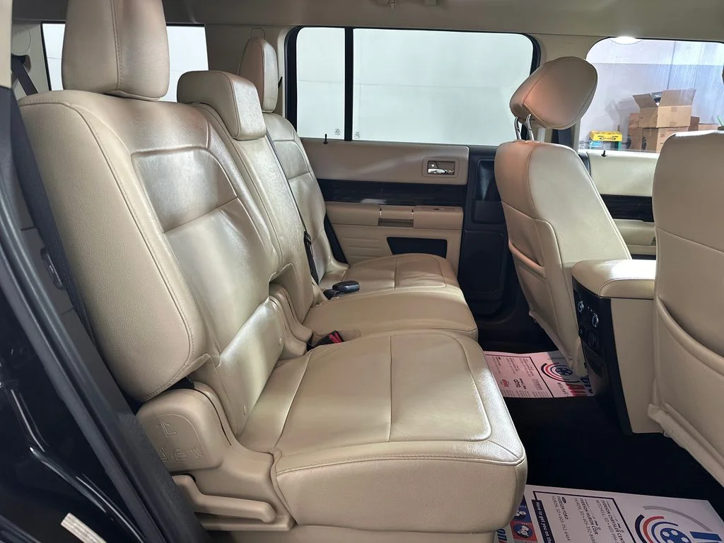 Used 2018 Black Ford SEL image 33