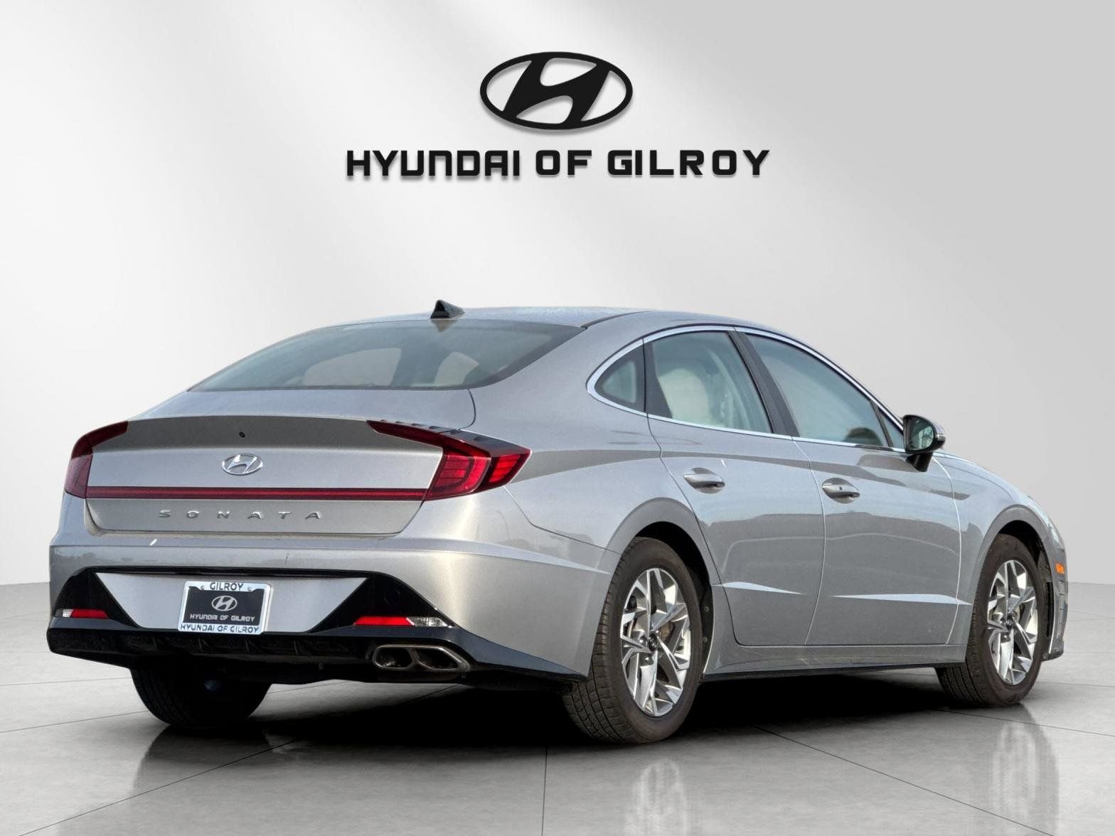 Used 2023 Silver Hyundai SEL image 5