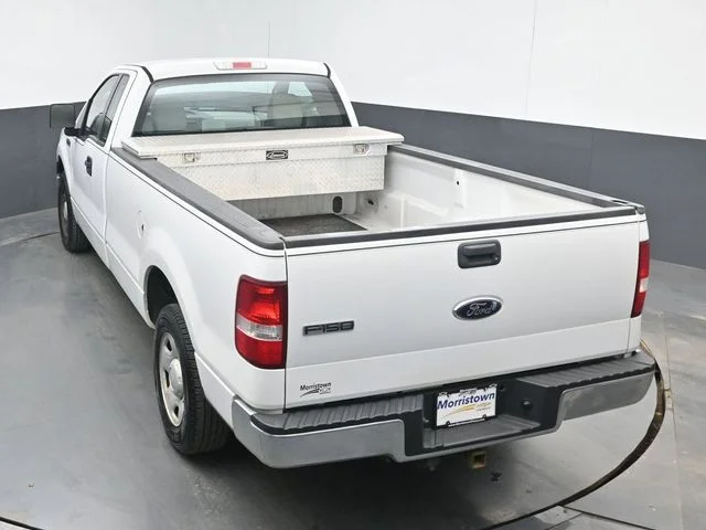 Used 2007 White Ford  image 32
