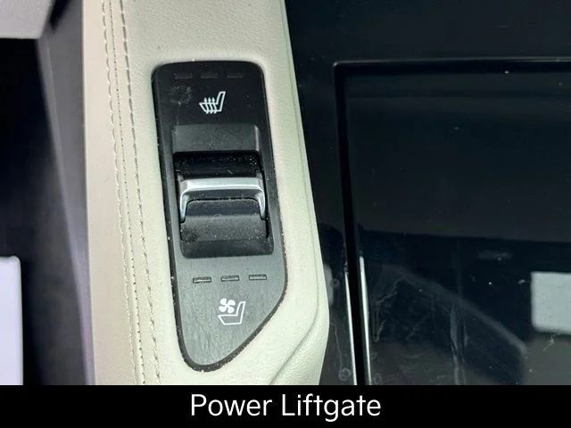 Used 2022 White Kia SX image 43