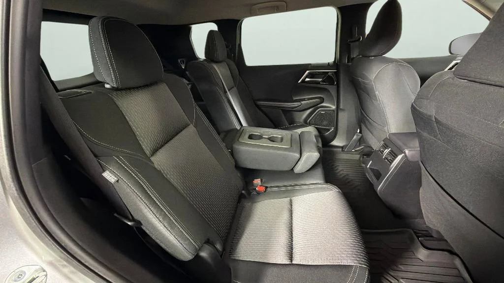 Used 2025 Silver Mitsubishi ES 2.5 2WD image 32