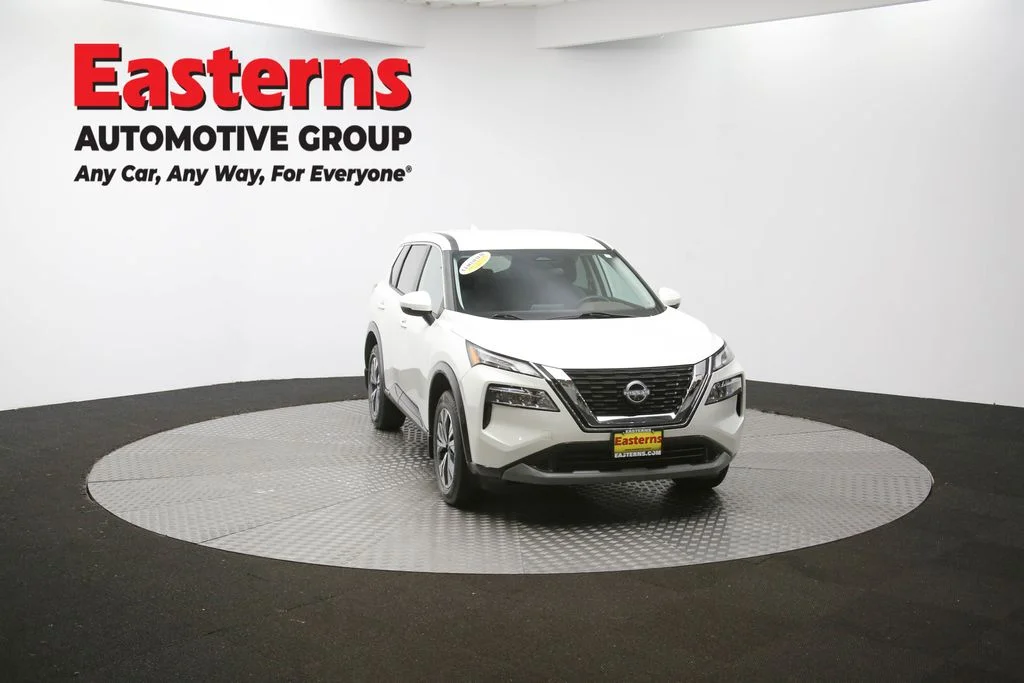 Used 2022 White Nissan SV image 49