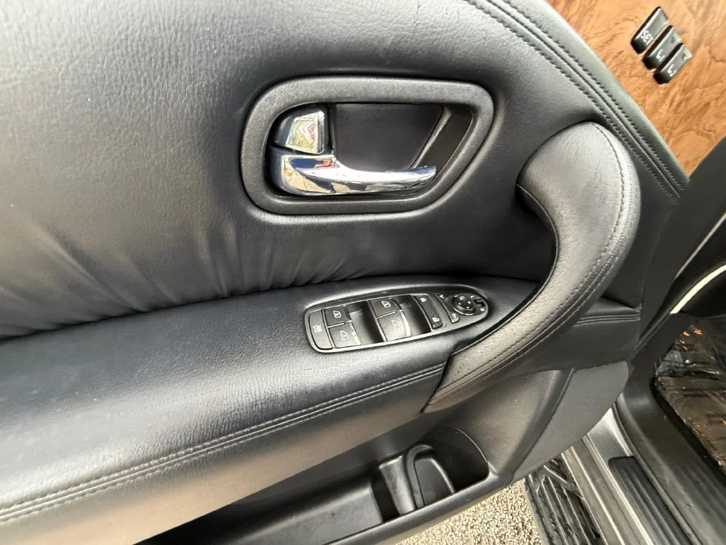 Used 2022 Gray Nissan SL image 11