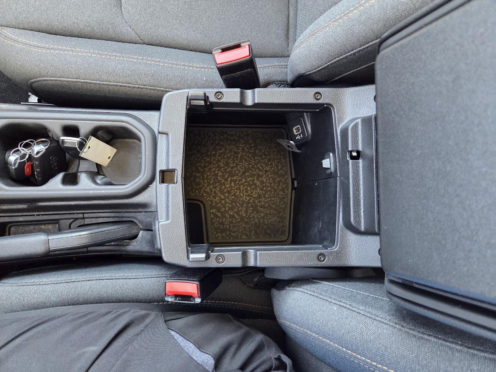 Used 2024 YELLOW JEEP SPOR image 35