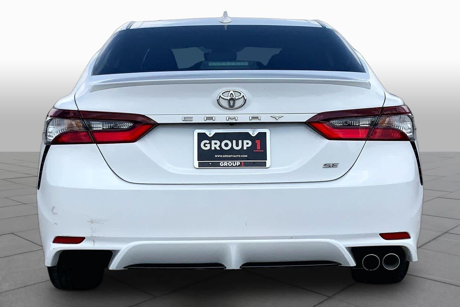 Used 2023 Ice Cap Toyota SE image 5