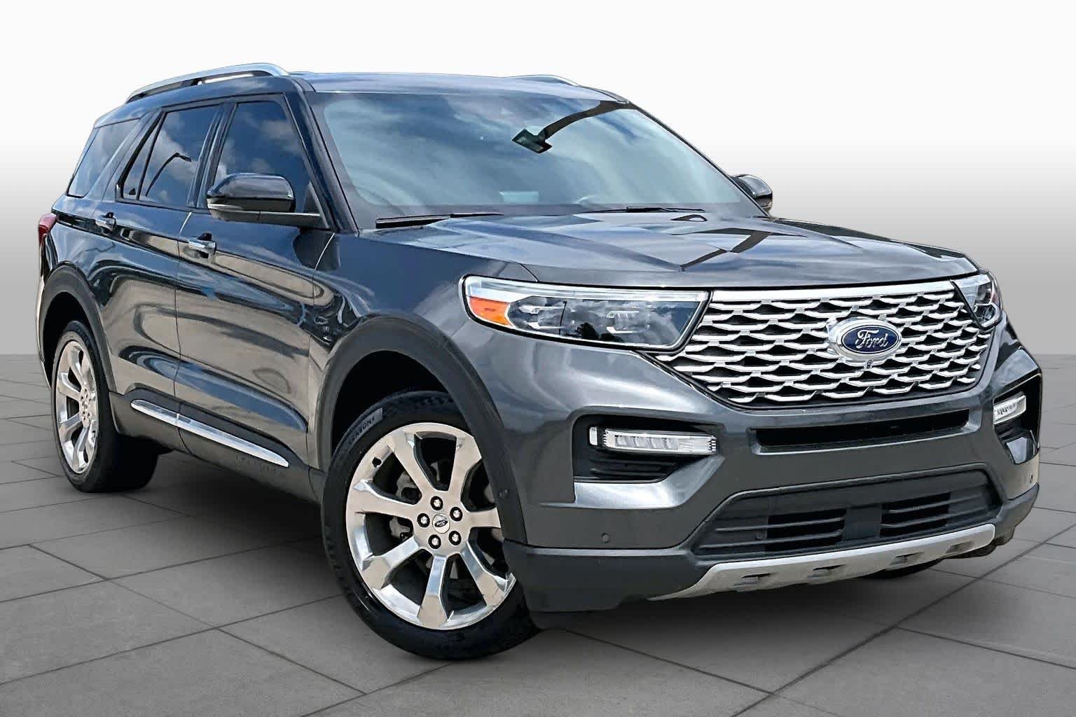 Used 2020 Magnetic Ford Platinum image 3