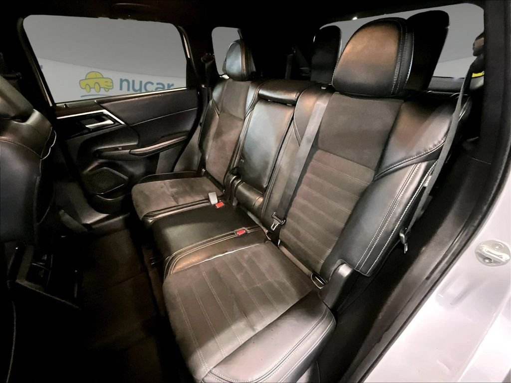 Used 2024 White Mitsubishi SE image 15