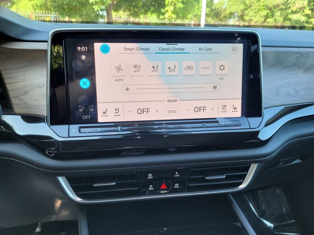 2025 Volkswagen Atlas SE w/Tech - Photo 20