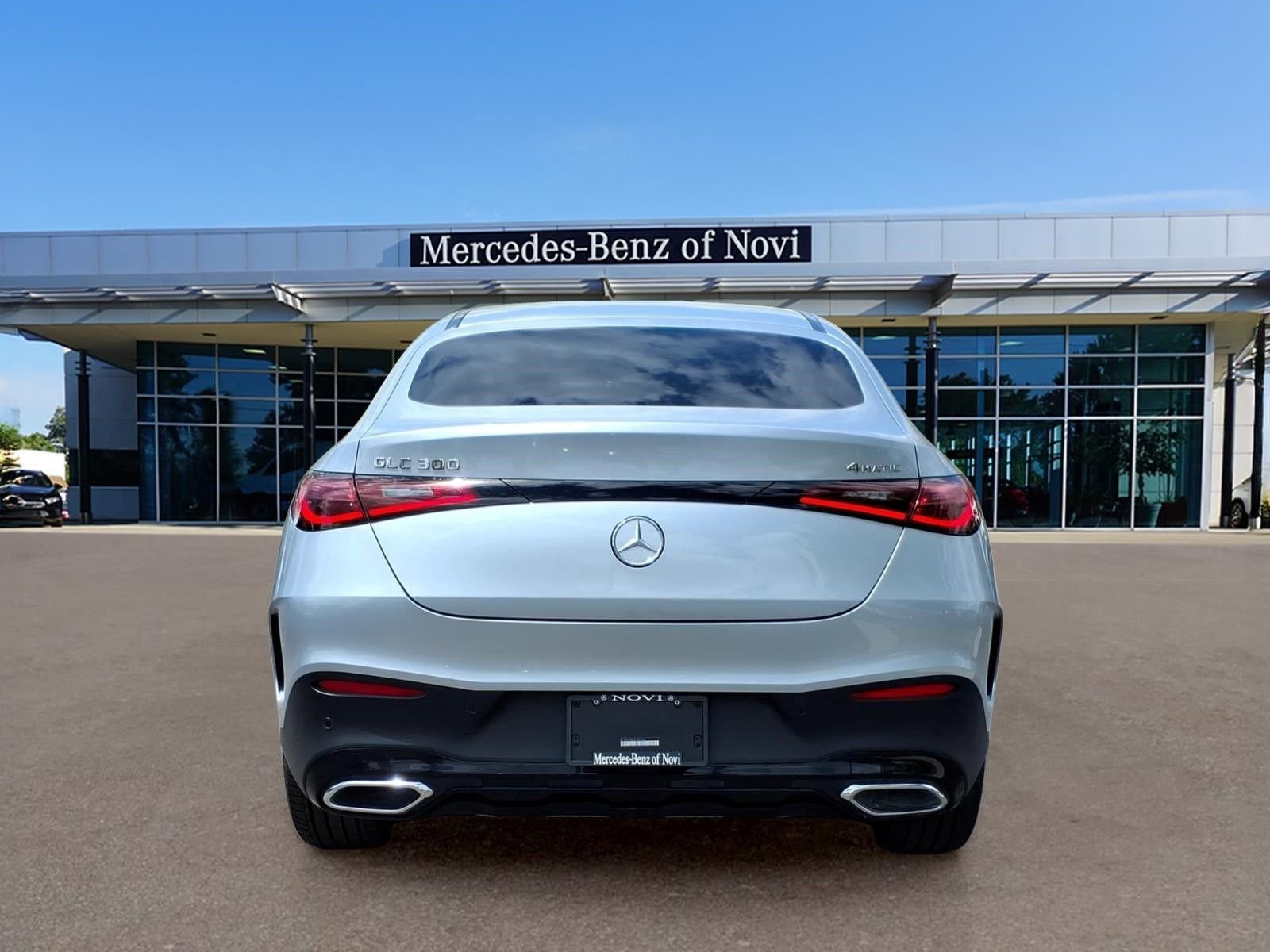 Certified Used 2025  Mercedes-Benz GLC 300 Coupe image 4