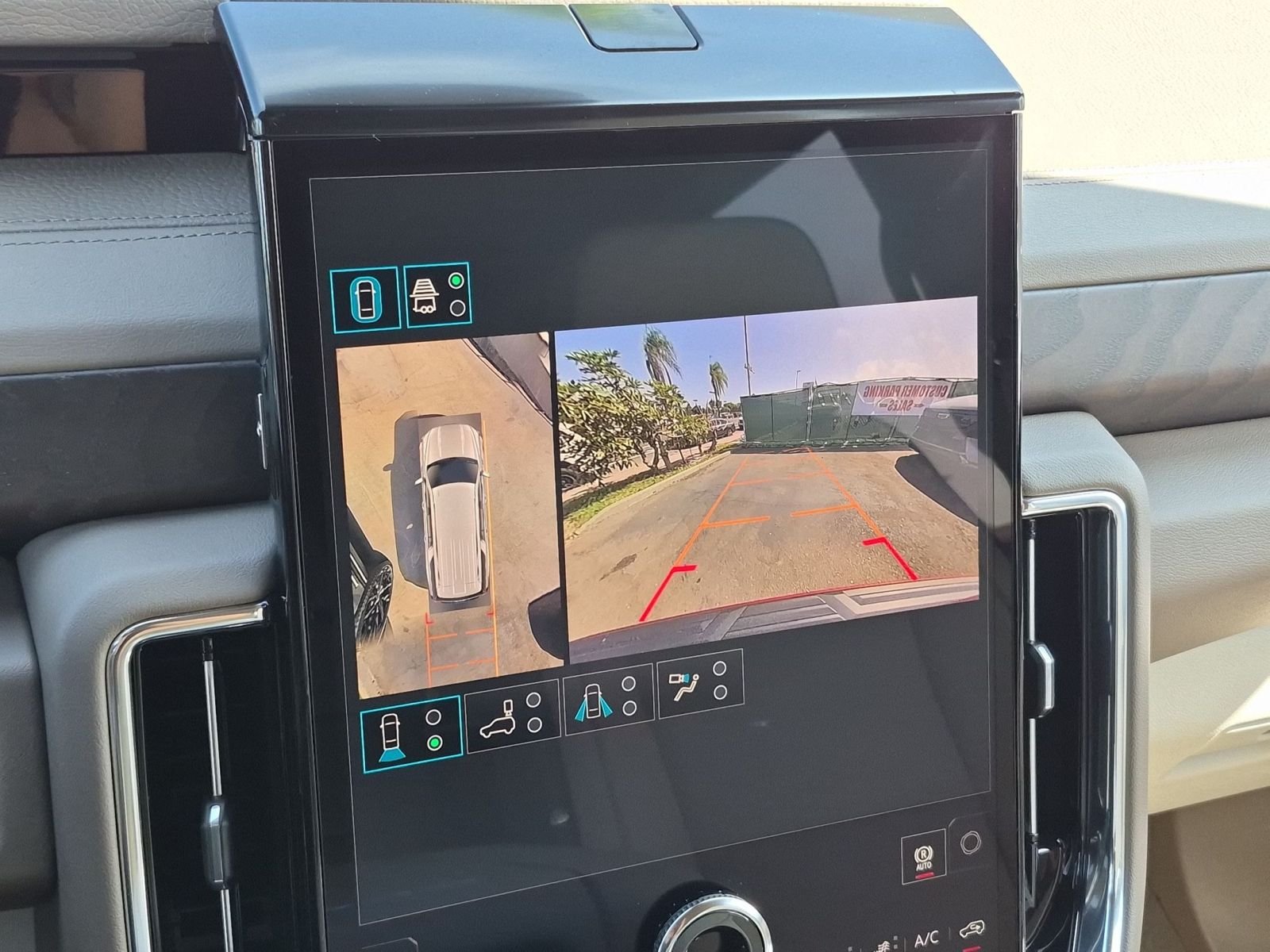 2026 GMC Yukon XL Denali - Photo 13