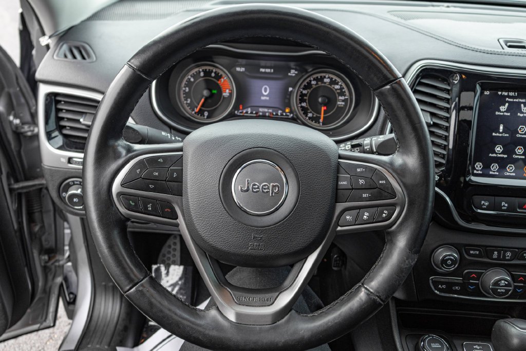 Used 2021 Silver Jeep Limited image 23