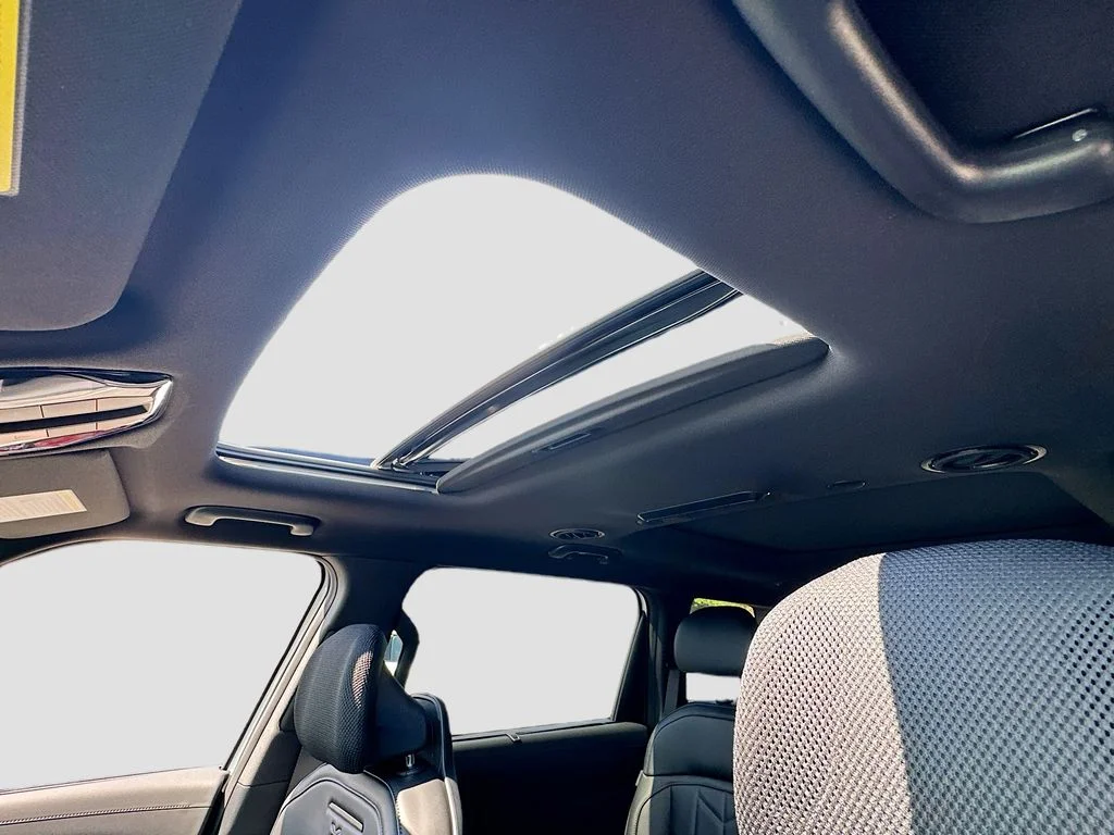 New 2027 Glacial White Pearl Kia X-PRO SX image 23