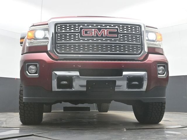 Used 2019 Red GMC Denali image 40