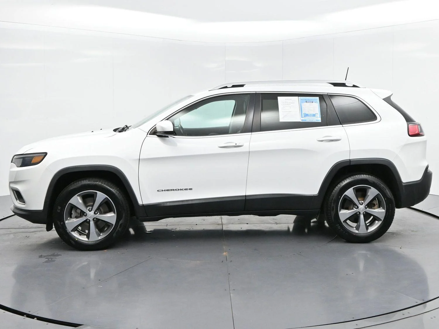 Used 2019 Bright White Clearcoat Jeep Limited image 4