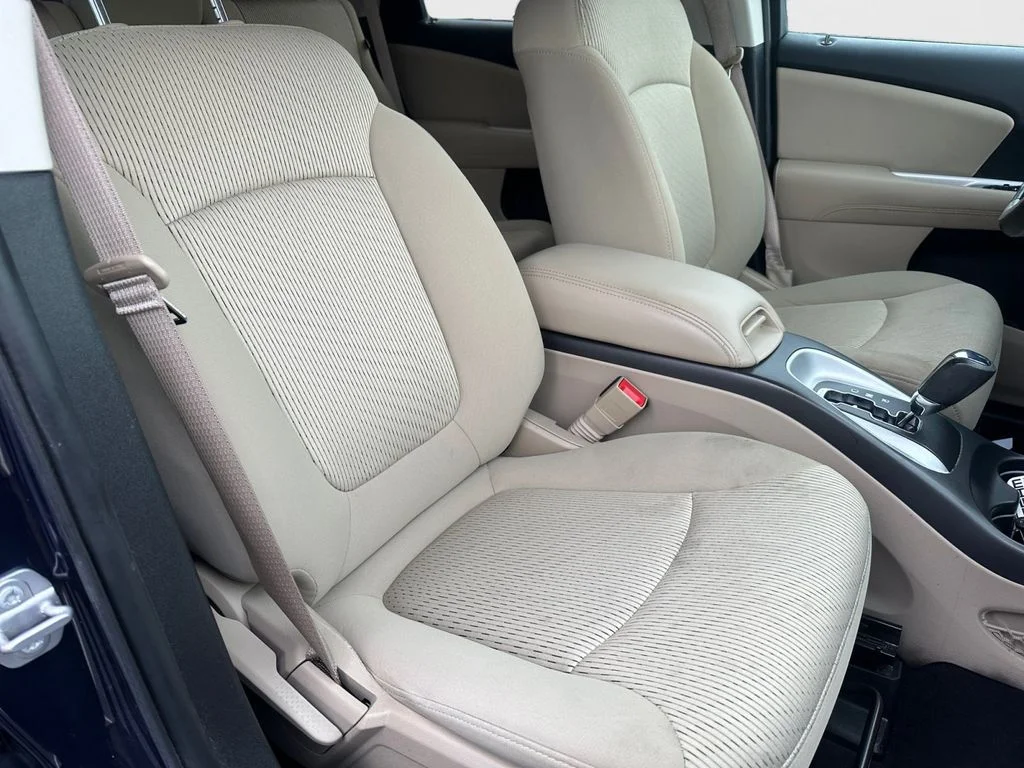 Used 2018 Blue Dodge SE image 24