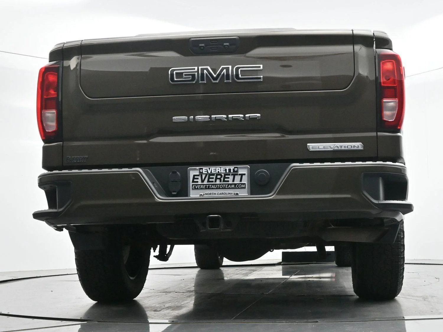 Used 2023 Deep Bronze Metallic GMC Elevation image 44