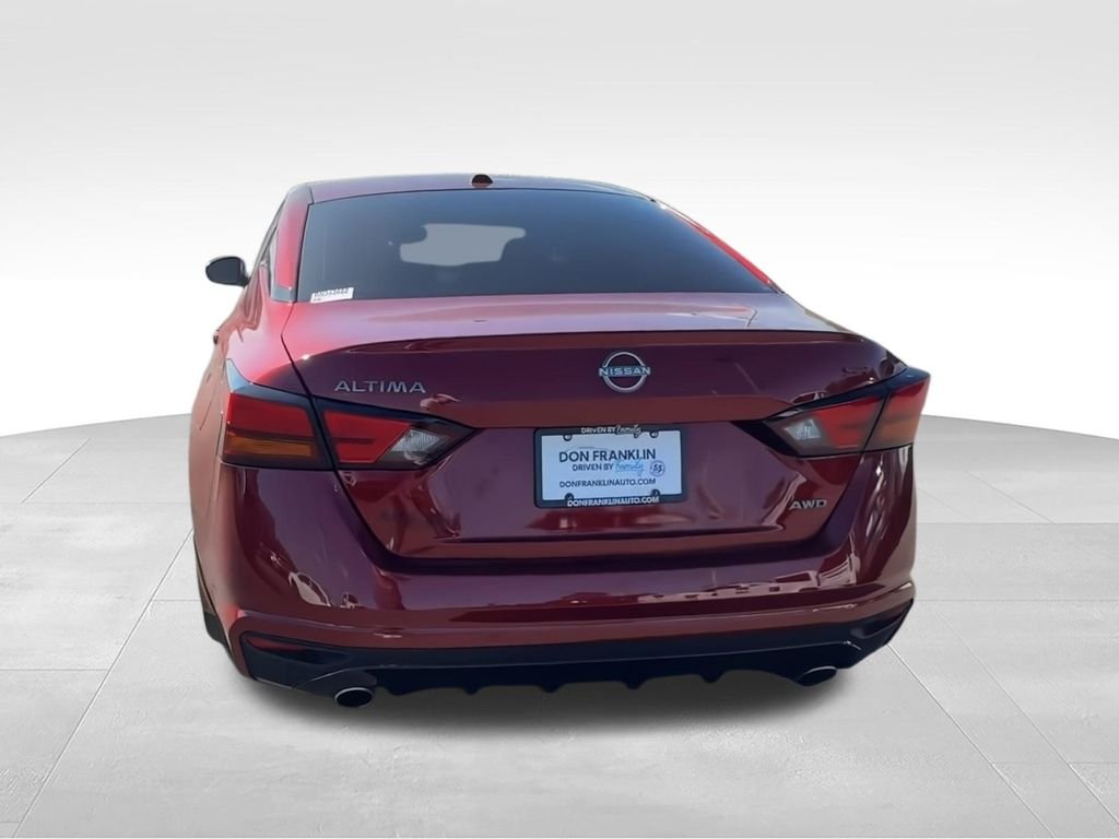 Used 2024 Red Nissan 2.5 SR image 7