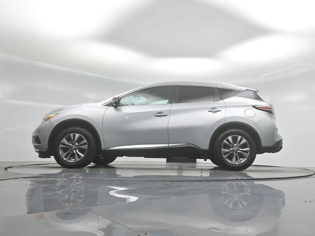 Used 2016 Silver Nissan SL image 48