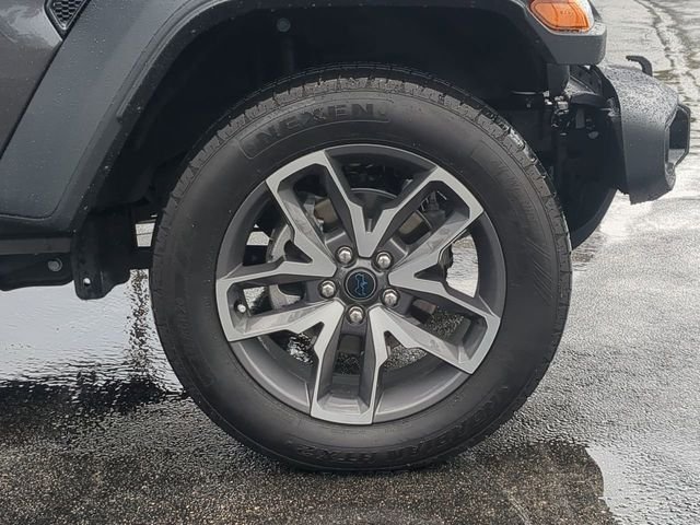 Used 2025 Gray Jeep Sport S 4xe image 11