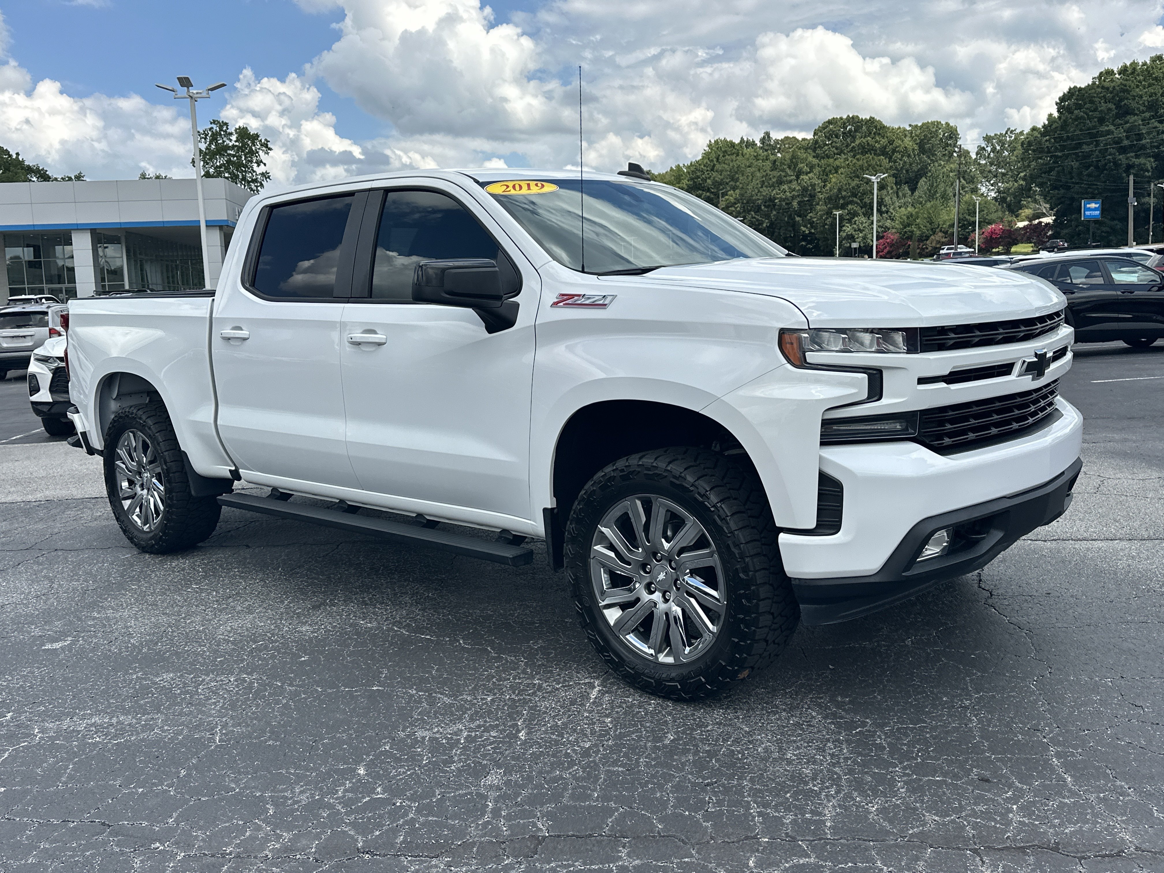 Used 2019 SUMMIT WHITE Chevrolet RST image 1