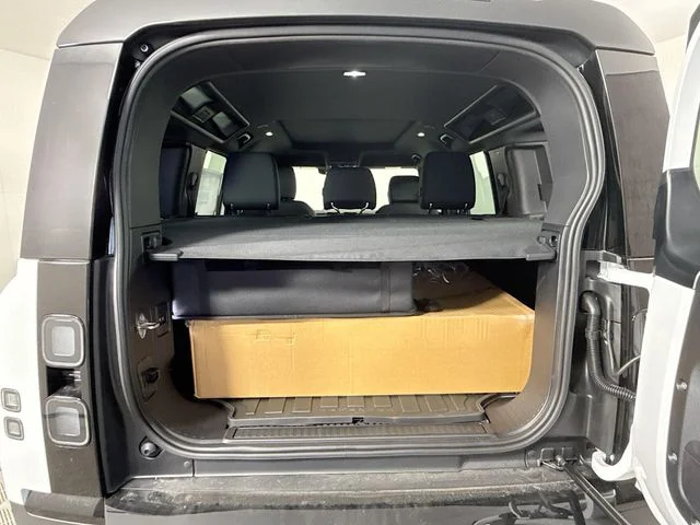 New 2026 Fuji White Land Rover S image 28