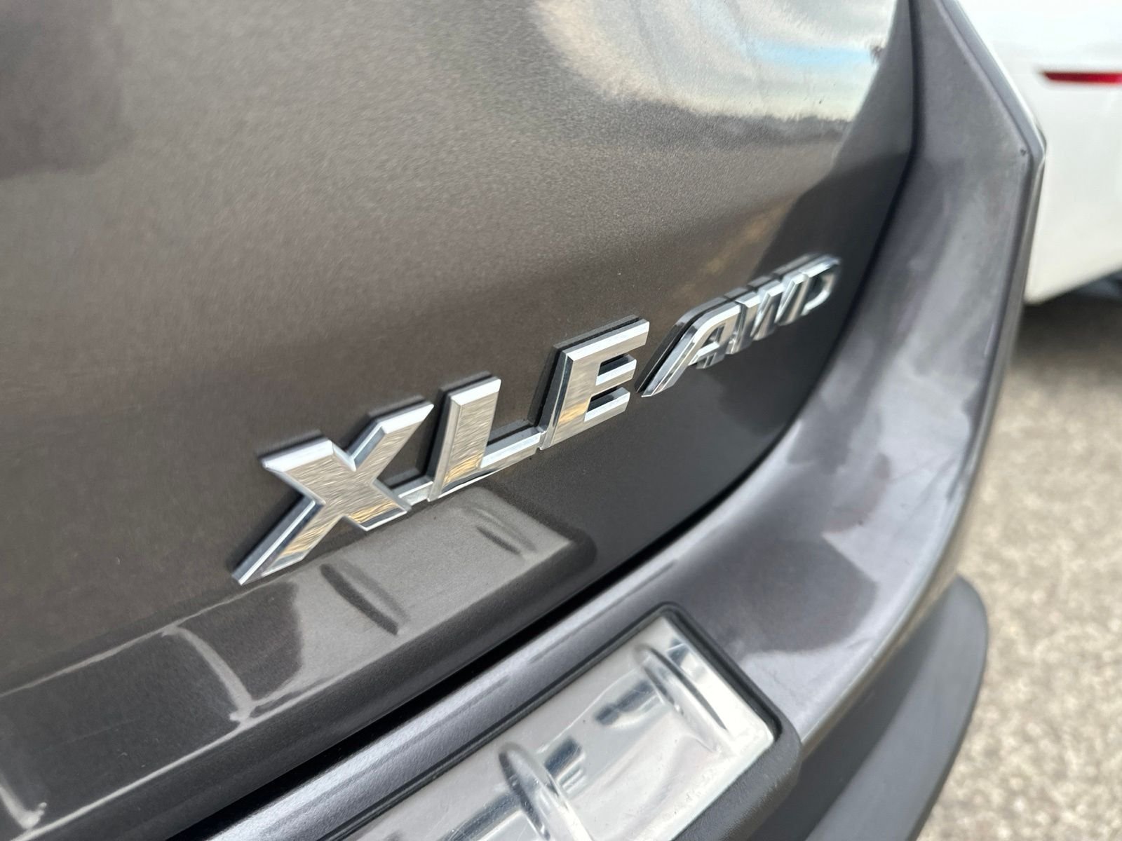 Used 2017  Toyota XLE image 6