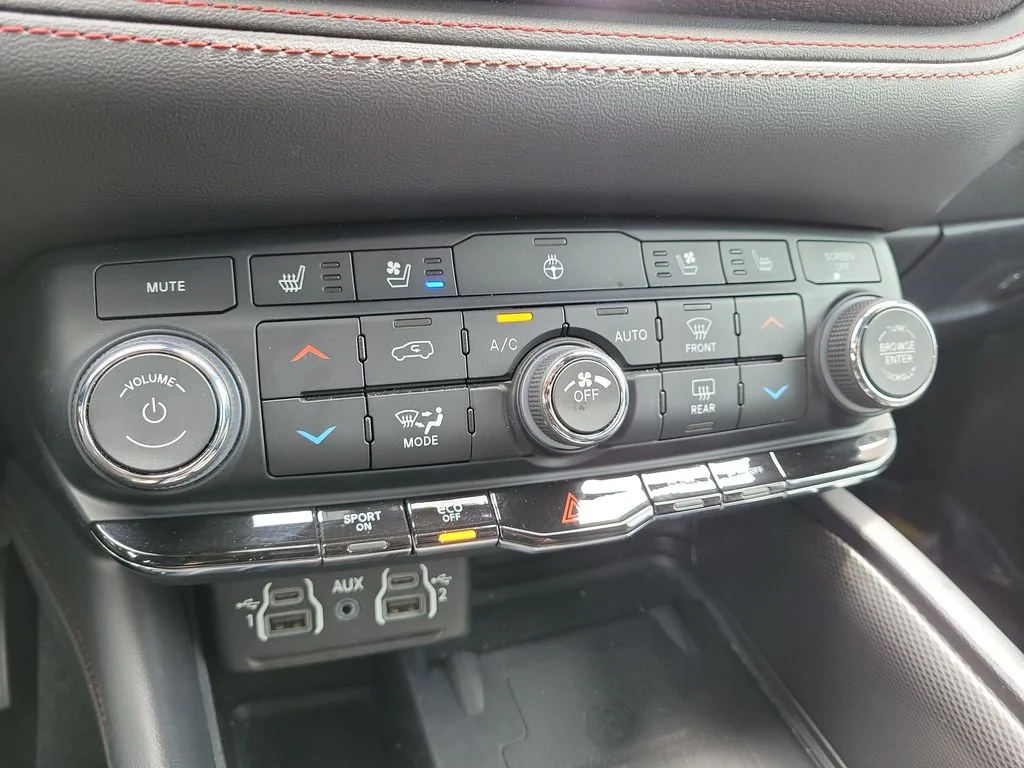 Used 2023 DB Black Clearcoat Dodge R/T Plus image 22