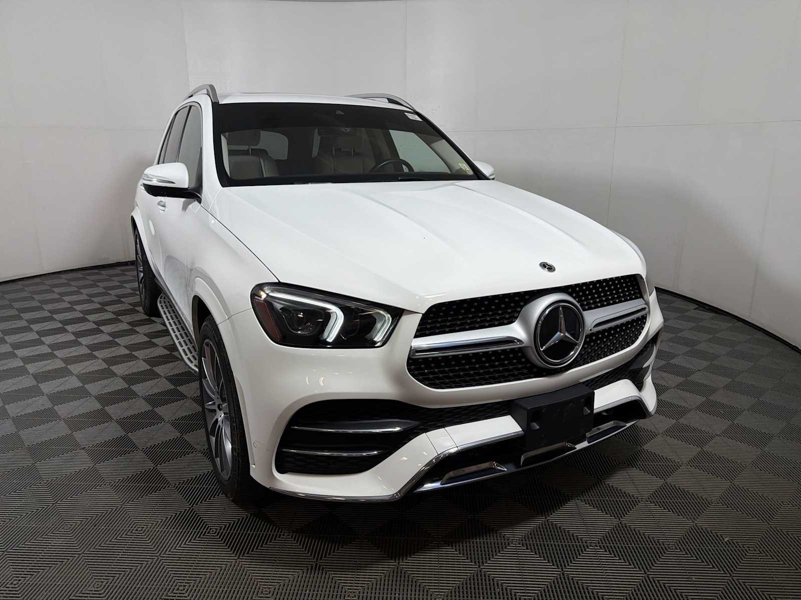 Used 2022 Polar White Mercedes-Benz GLE 350 image 2