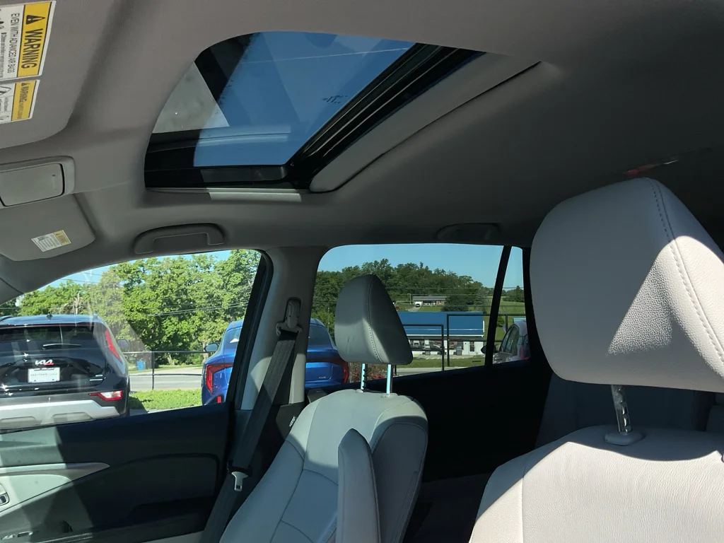 Used 2017 Crystal Black Pearl Honda EX-L image 21