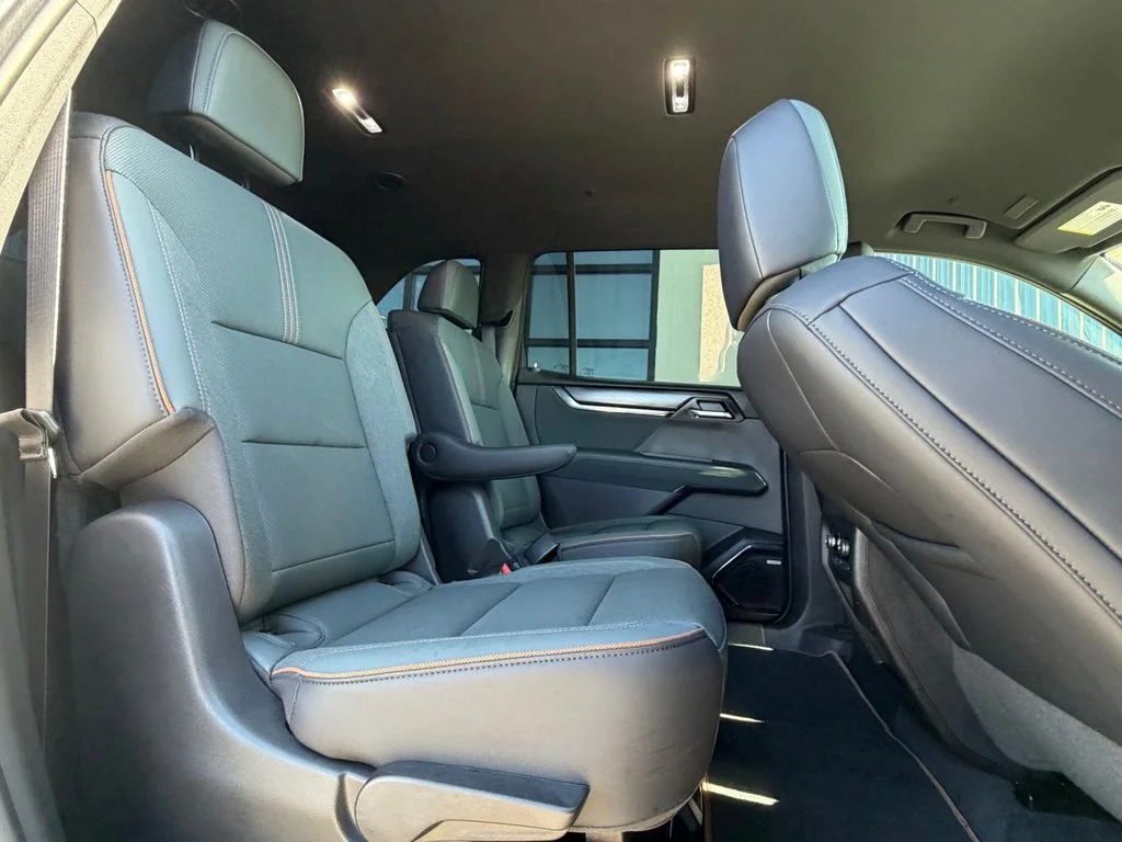 Used 2024 White GMC AT4 image 21