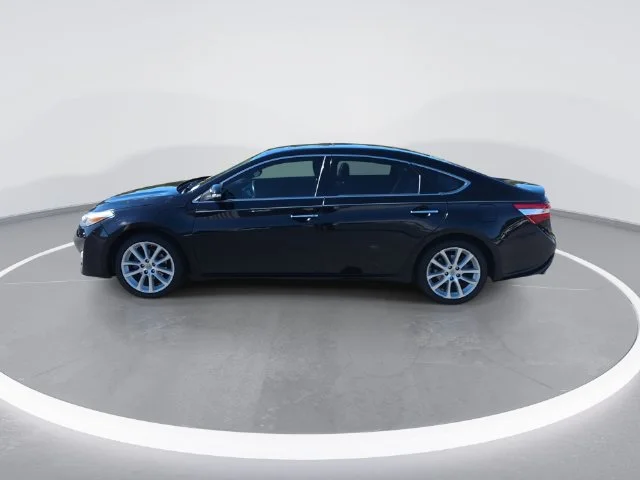 Used 2013 Black Toyota XLE Touring image 5