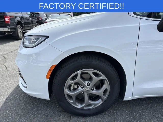 Used 2024 White Chrysler Limited image 19