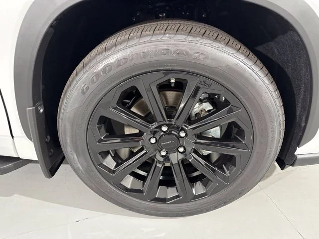 New 2026 Wind Chill Pearl Toyota Limited image 13