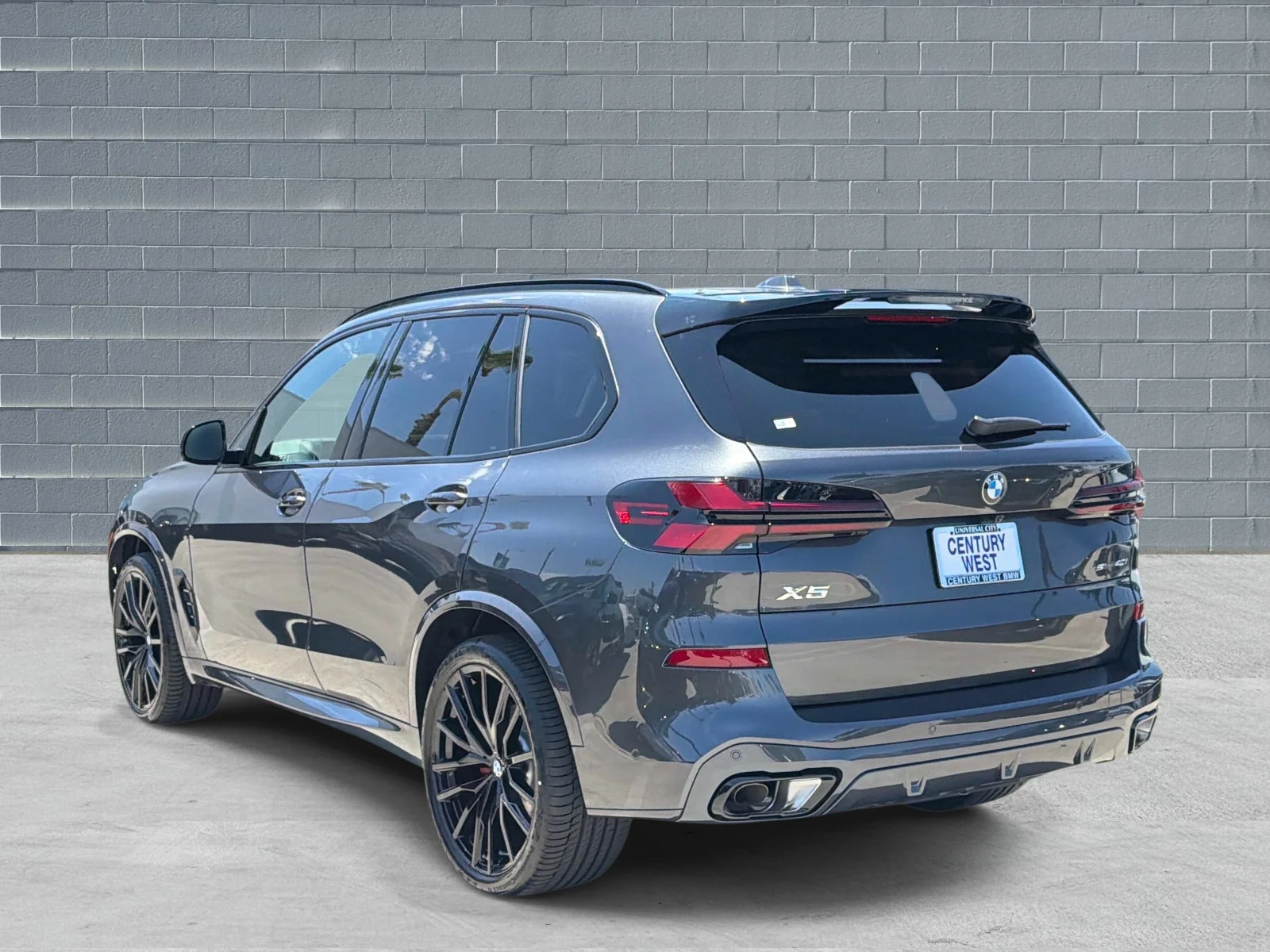 New 2026 Gunmetal II Metallic BMW sDrive40i image 3