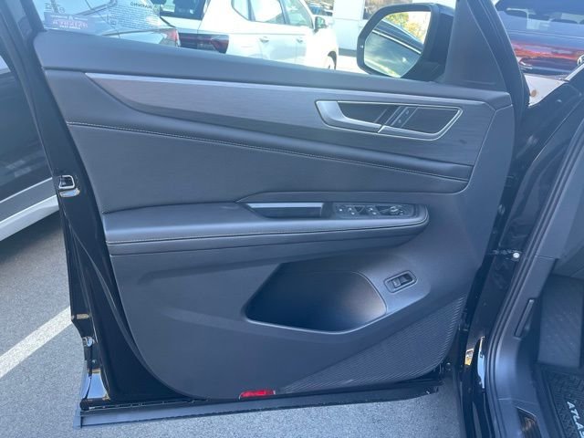 New 2026 Black Volkswagen 2.0T SE w/Technology image 16