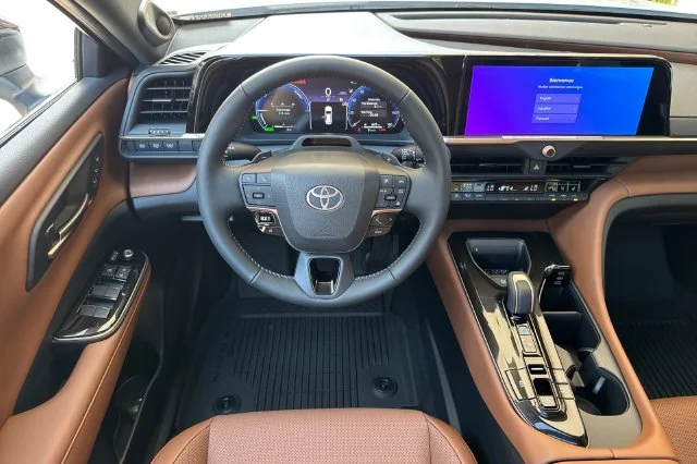 New 2026 Oxygen White <sup>1</sup> Toyota  Limited image 16