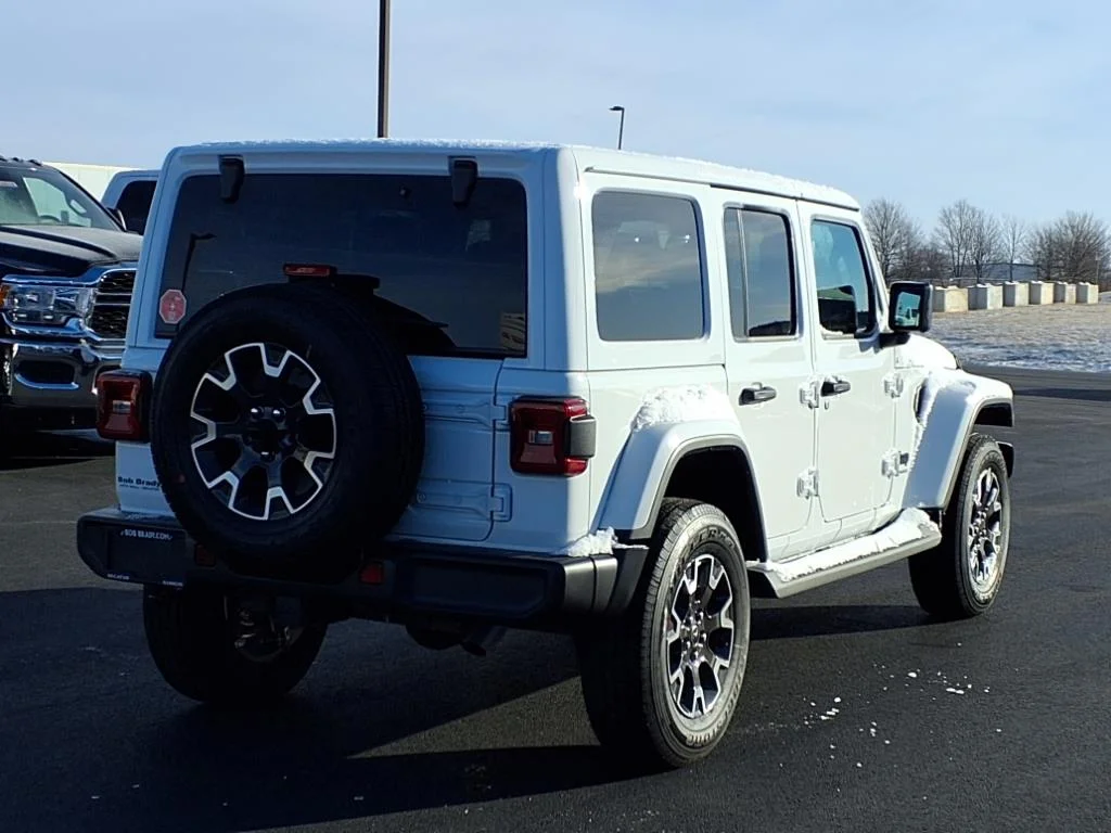 New 2025 Bright White Clear-Coat Exterior Paint Jeep Sahara image 11