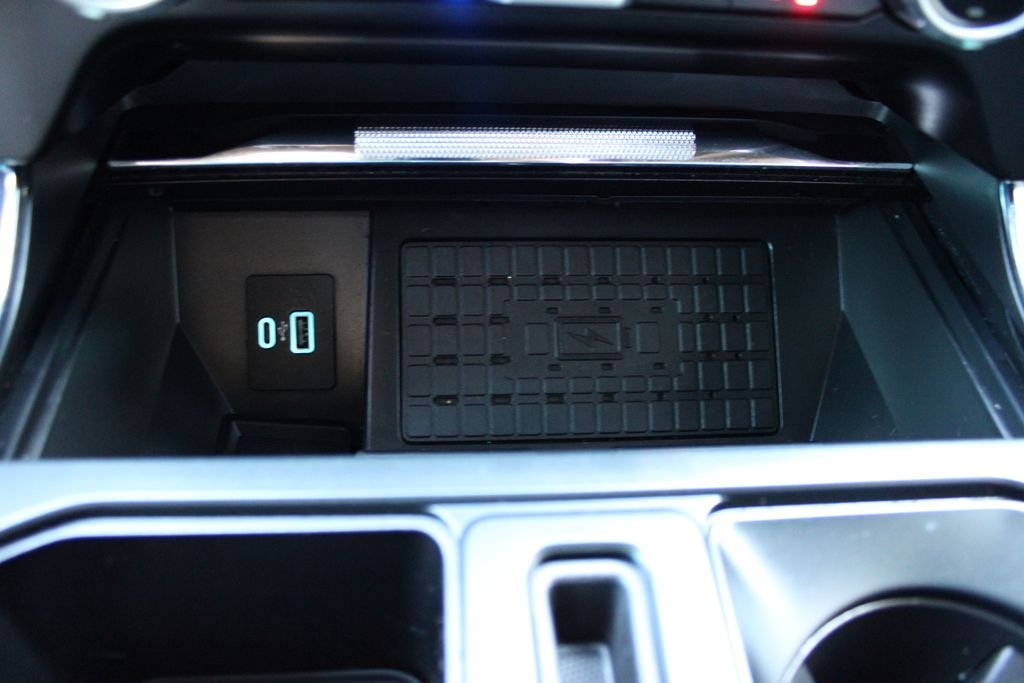 Used 2023  Ford Lariat image 26