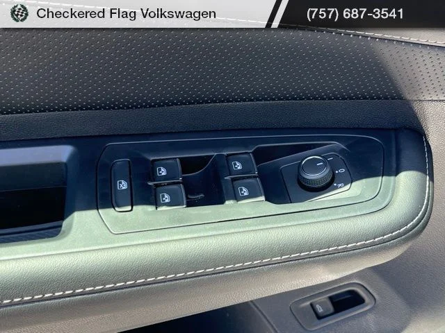 New 2026 White Volkswagen 2.0T SE w/Technology image 16
