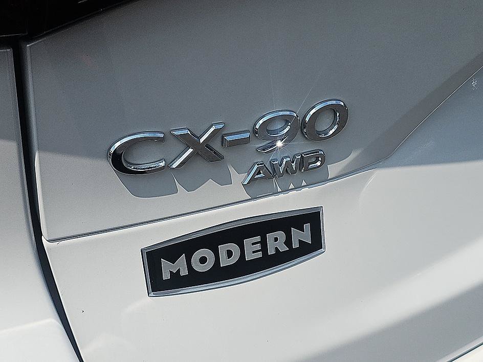 Used 2024 Rhodium White Premium Mazda 3.3 Turbo S Premium Plus image 9