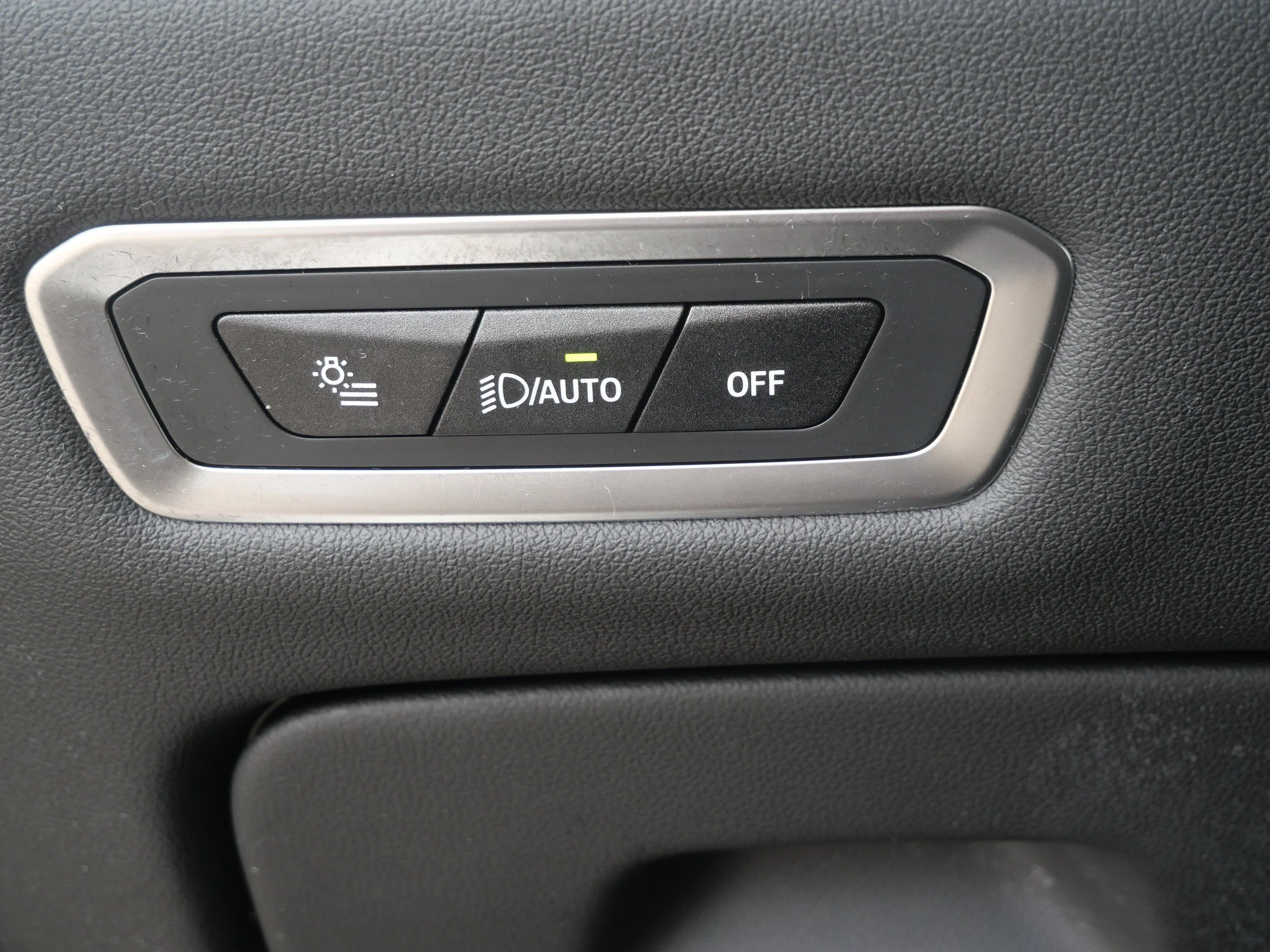 Used 2026 Carbon Black Metallic BMW xDrive40i image 20