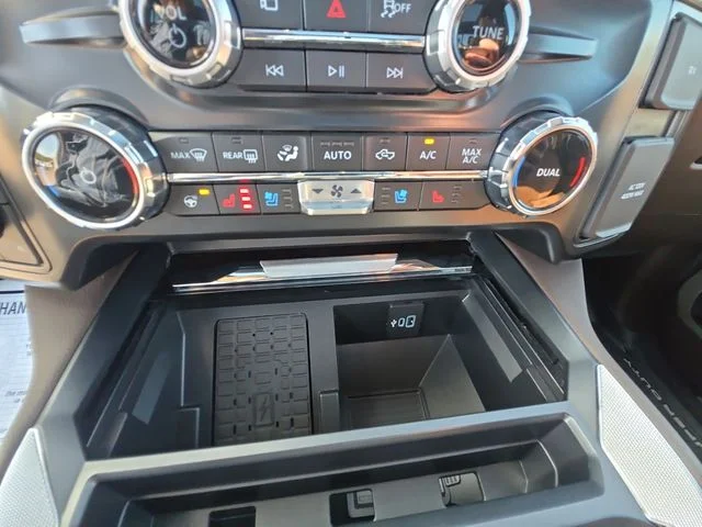 Used 2025 Oxford White Ford King Ranch image 17