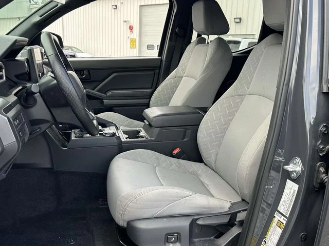 Used 2025  Toyota SR5 image 15