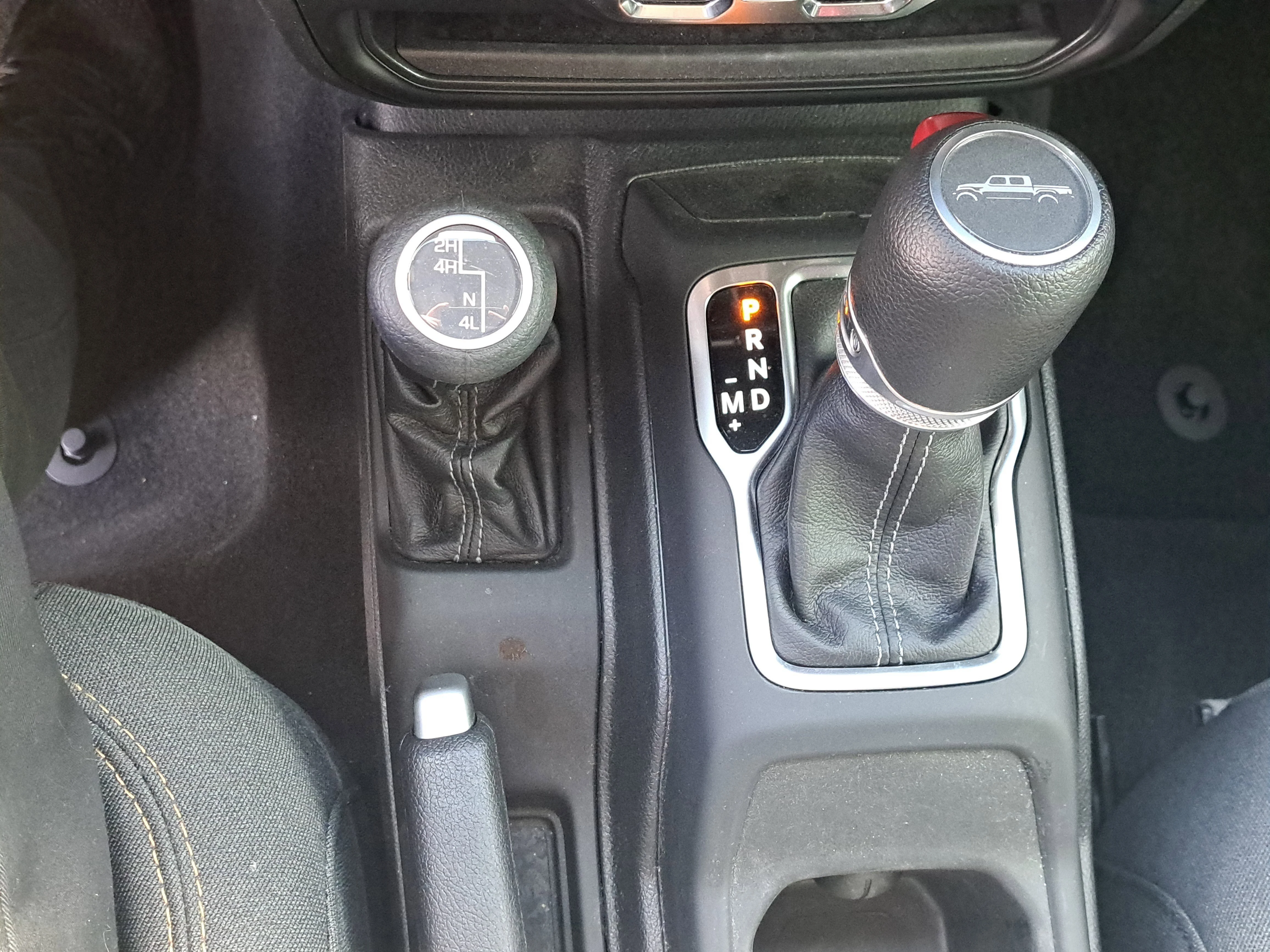 Used 2025 41 Jeep Sport image 49
