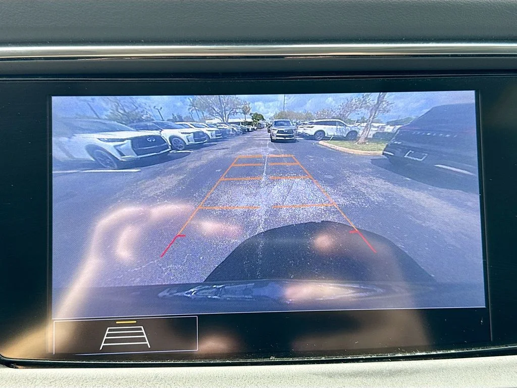 Used 2020  Buick Essence image 13