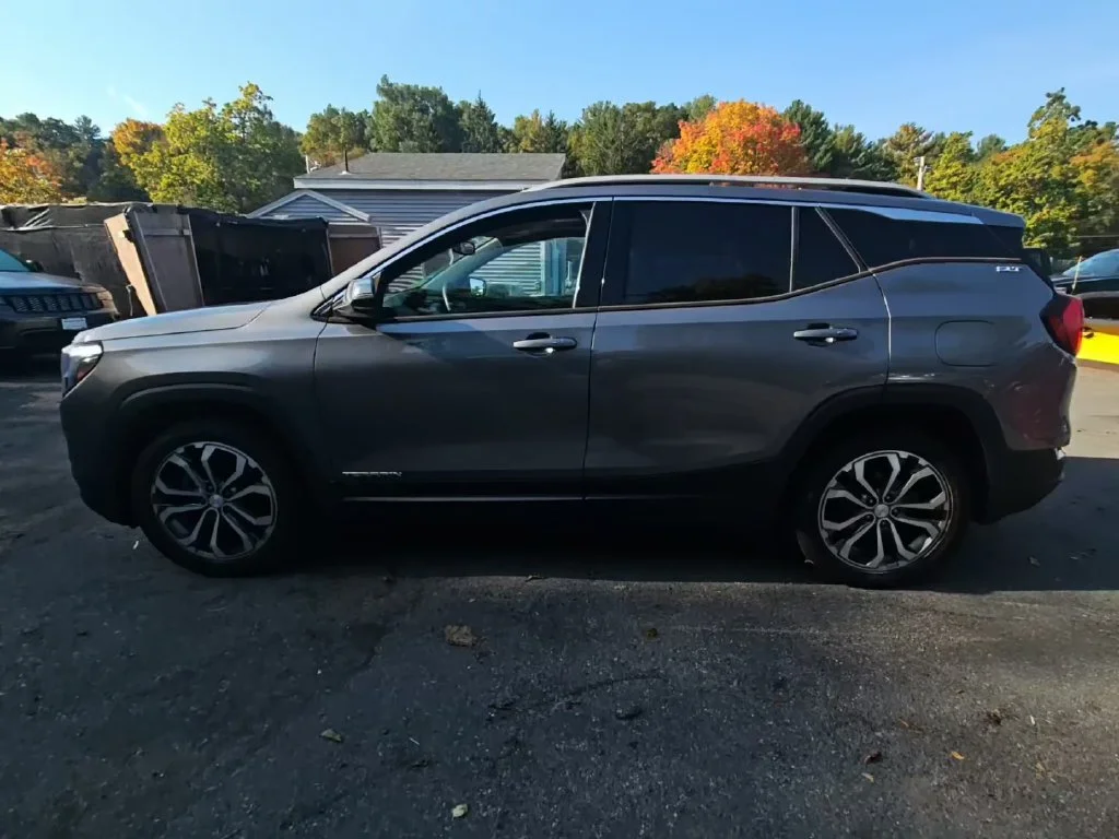Used 2020 Gray GMC SLT image 9