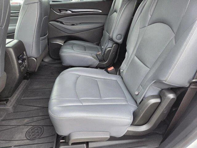 Used 2020 Summit White Buick Essence image 23